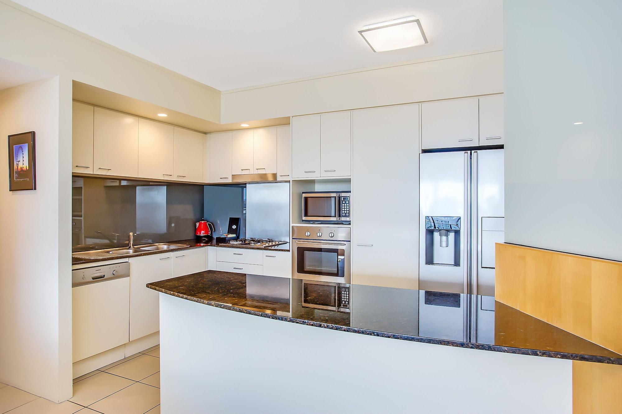 Mantra Broadbeach On The Park Gold Coast Exterior photo