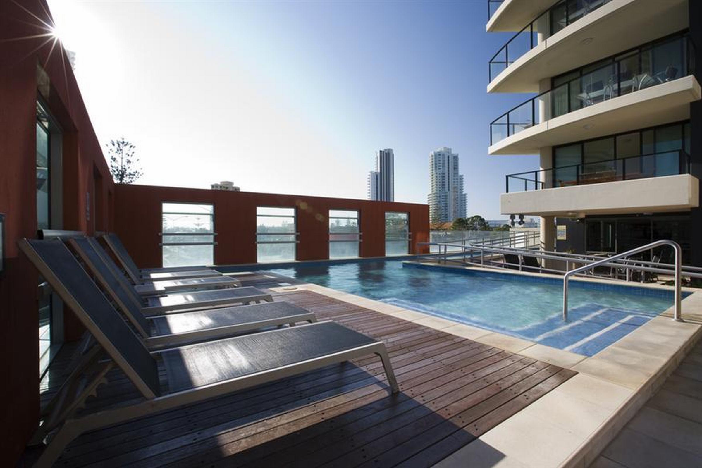 Mantra Broadbeach On The Park Gold Coast Exterior photo