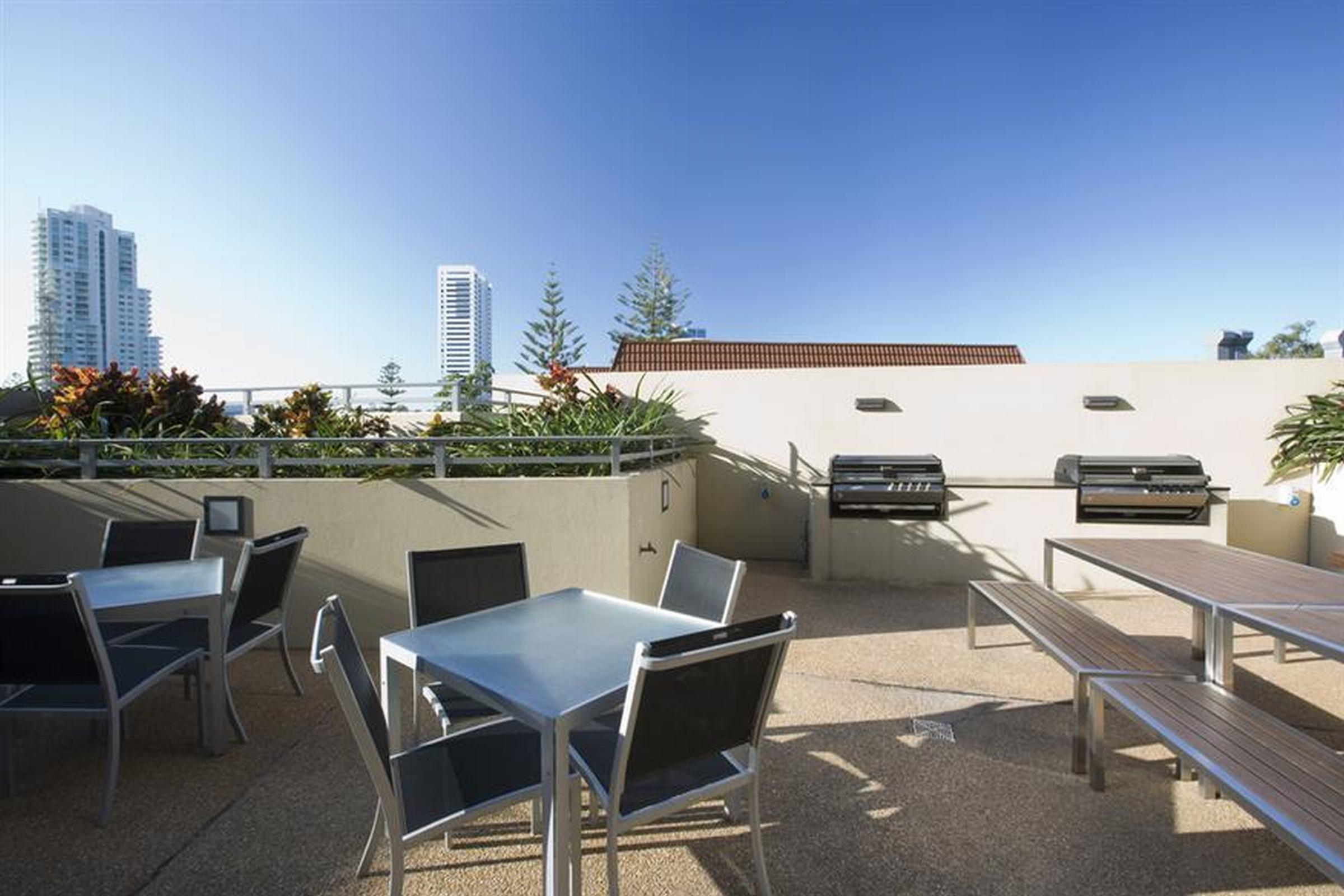 Mantra Broadbeach On The Park Gold Coast Exterior photo