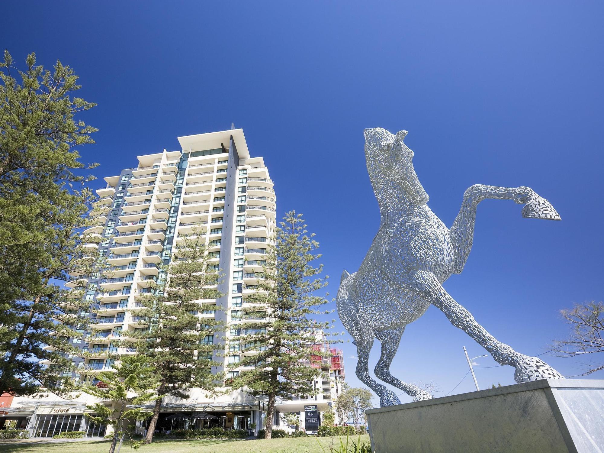 Mantra Broadbeach On The Park Gold Coast Exterior photo